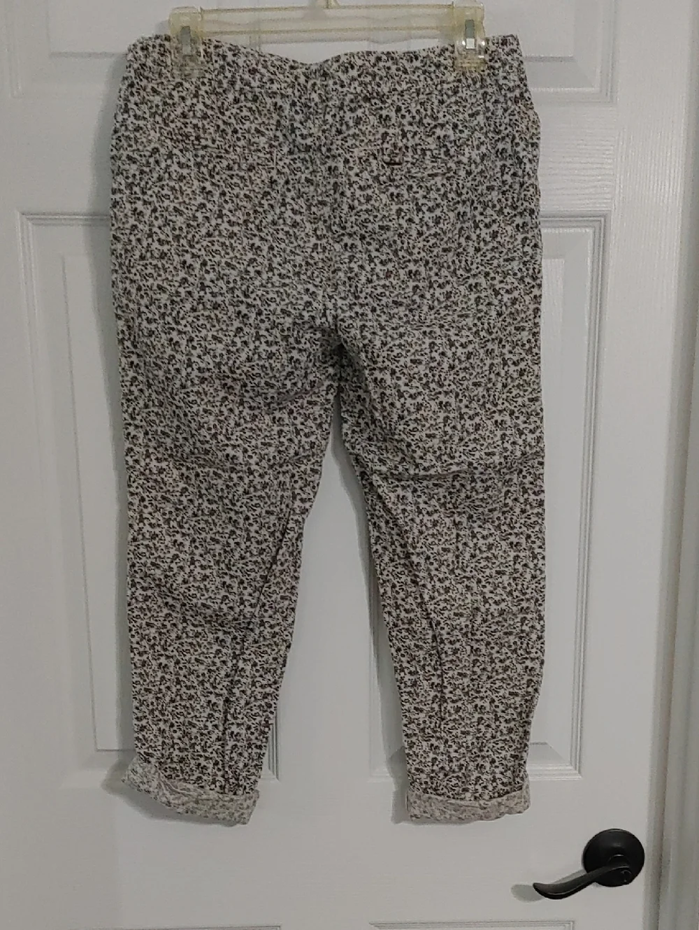 aerie Capris Floral Print on White Pants Rolled Cuff Women's Size 8/10 Casual - Picture 4 of 7